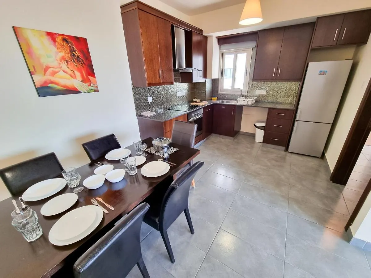 لارنكا Pink Panther Apartment