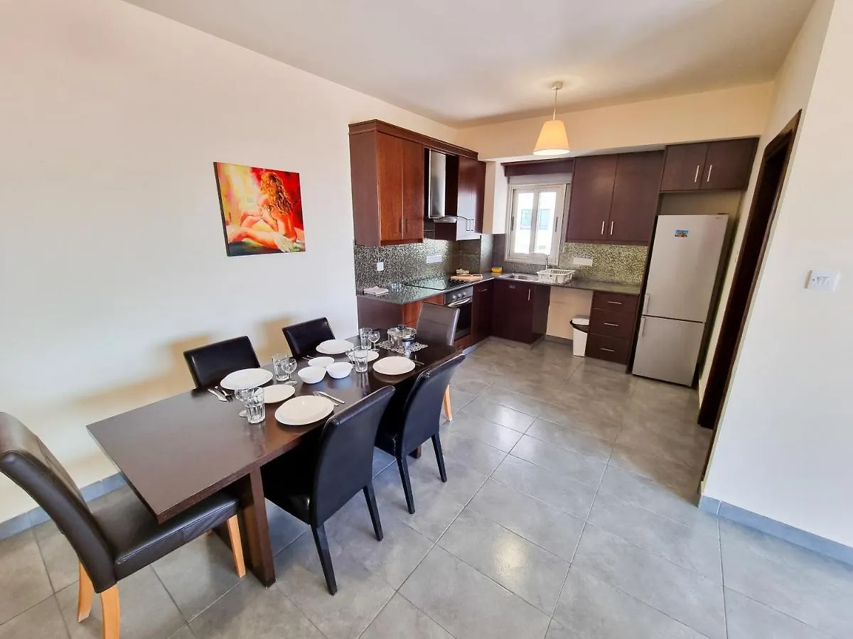 Pink Panther Apartment Larnaka Zypern